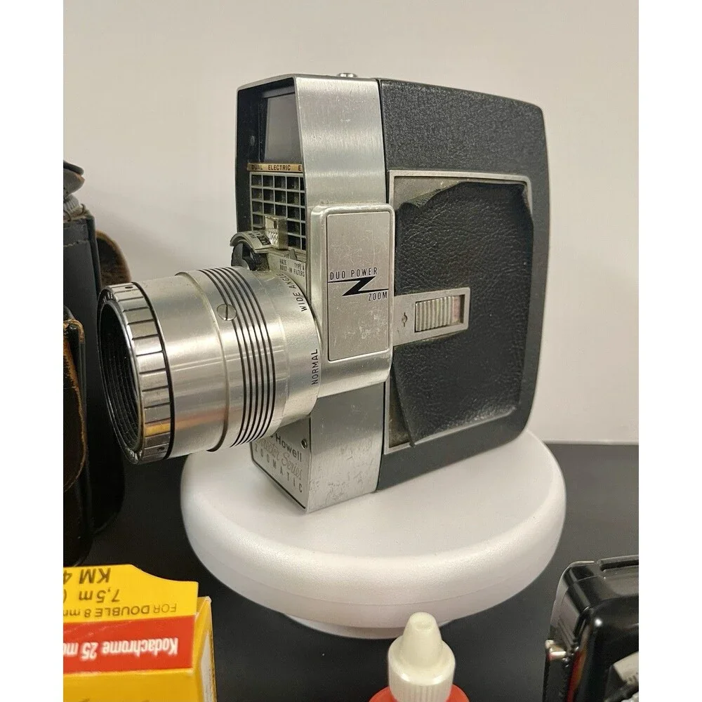 Bell & Howell Director Series 8mm Zoomatic Camera- Functional* With Belding Case
